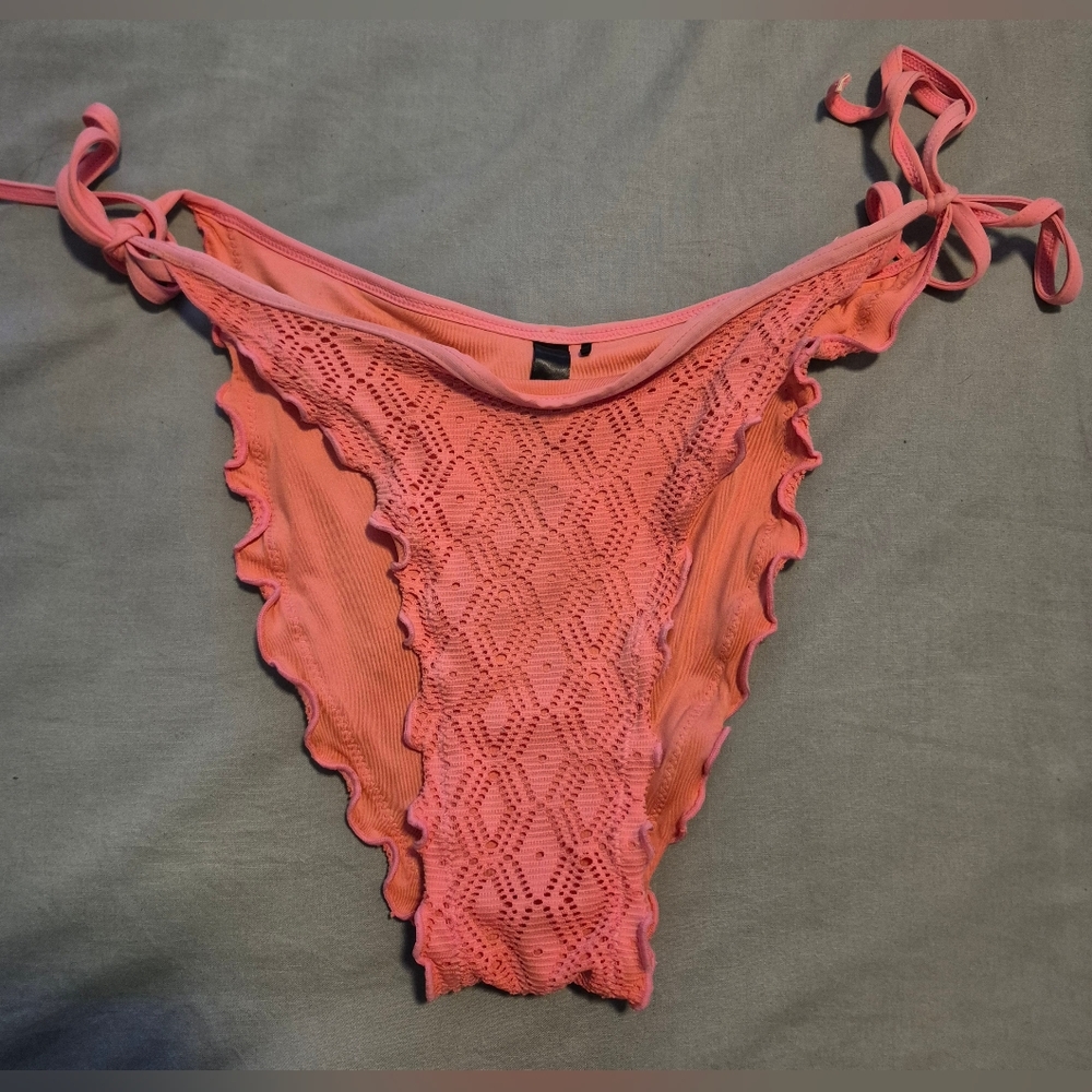 Pink Lace Bikini Set - Picture 2 of 4